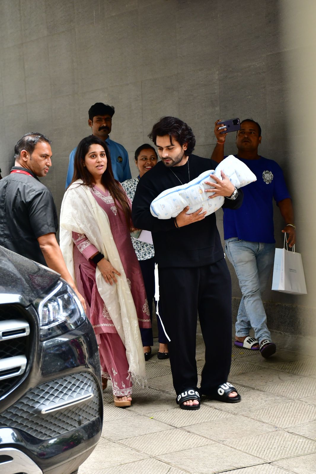 Dipika & Shoaib Take Their Baby Home; See Pics
