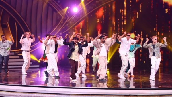 Indias Best Dancer: The Quickstyle Group Learn Desi Moves Indias Best Dancer: The Quickstyle Group Learn Desi Moves