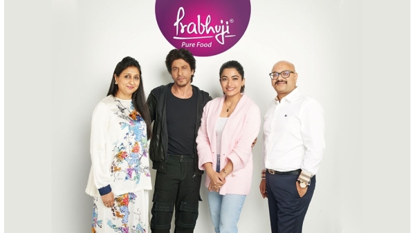 Shah Rukh Khan, Rashmika Madanna along with Mr. Manish Agarwal, the Managing Director, and Ms. Shweta Agarwal, Director at Prabhuji Pure Foods Shah Rukh Khan, Rashmika Madanna along with Mr. Manish Agarwal, the Managing Director, and Ms. Shweta Agarwal, Director at Prabhuji Pure Foods