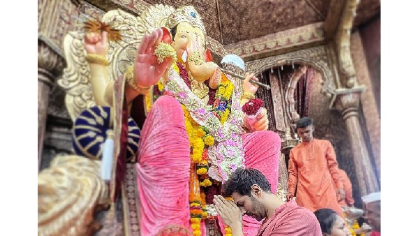 Kartik Aaryan Kicks Off Ganeshotsava With Darshan Kartik Aaryan Kicks Off Ganeshotsava With Darshan