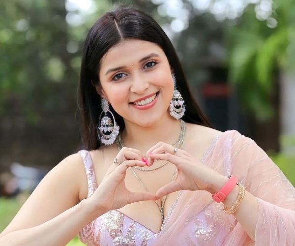 Mannara Chopra
