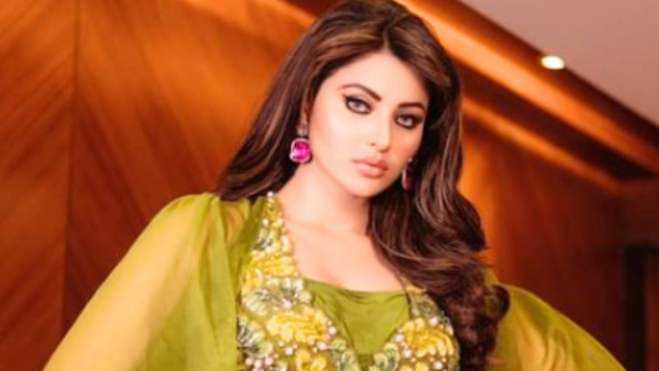 Urvashi Rautela Gold iPhone Urvashi Rautela Gold iPhone