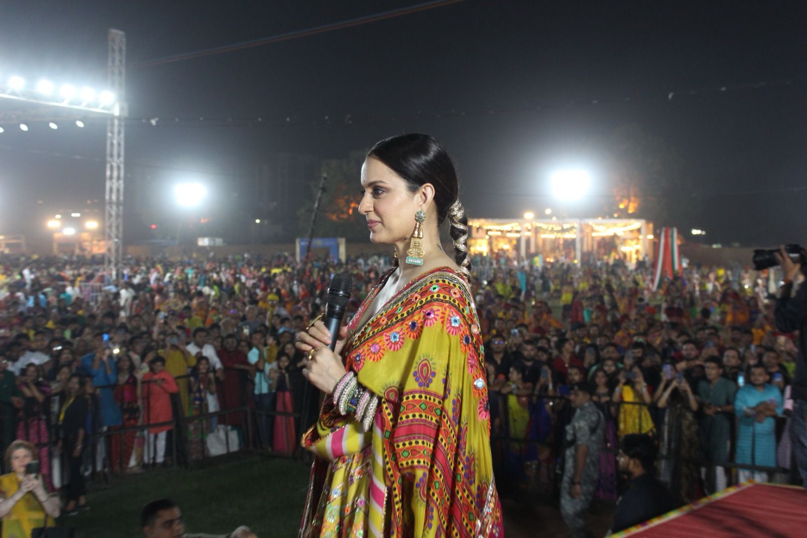 Kangana Ranaut Lights Up Navratri Celebrations In Ahmedabad