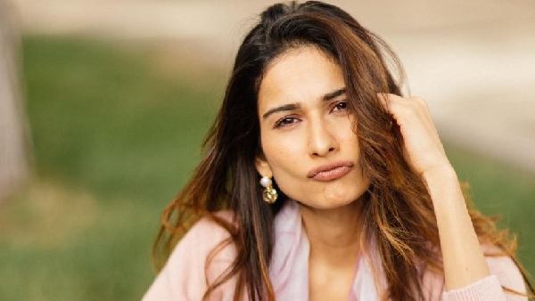 Aneri Vajani, Baaghiin