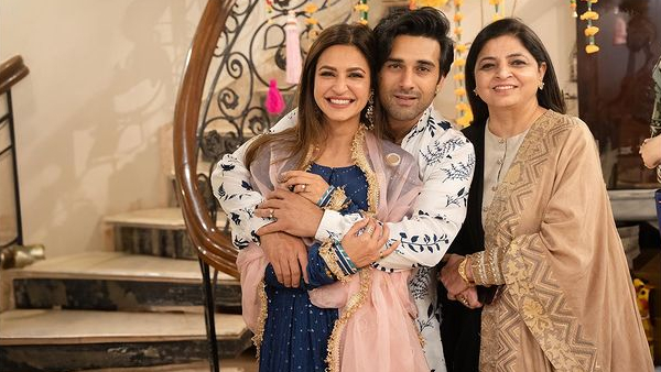 Pulkit & Kriti Get Engaged In Intimate Ceremony Pulkit & Kriti Get Engaged In Intimate Ceremony