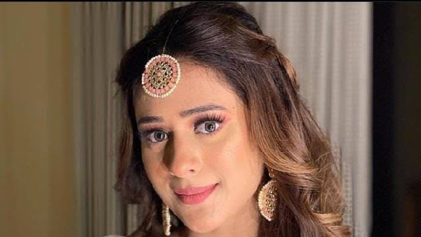 Jhanak , Hiba Nawab 