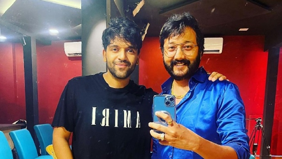 Audiences shower love on writer Shobhit Sinha for his hilarious