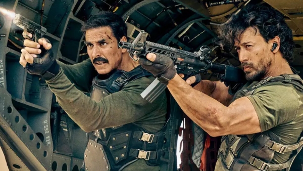 ENT LIVE Updates Bade Miyan Chote Miyan Trailer Out