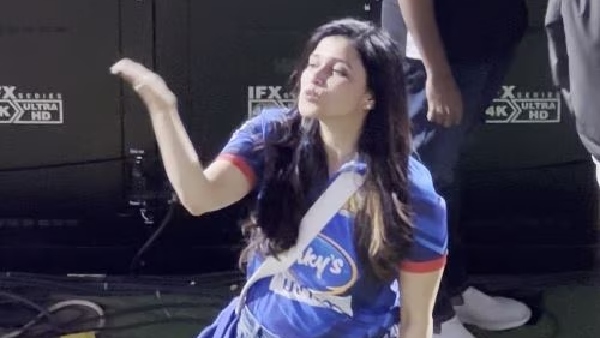 Mannara Chopra cheers for Mumbai Heroes