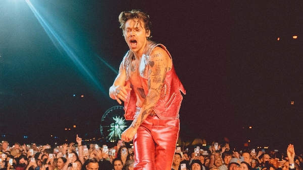 HARRY STYLES LOSING HIS GUCCI RING