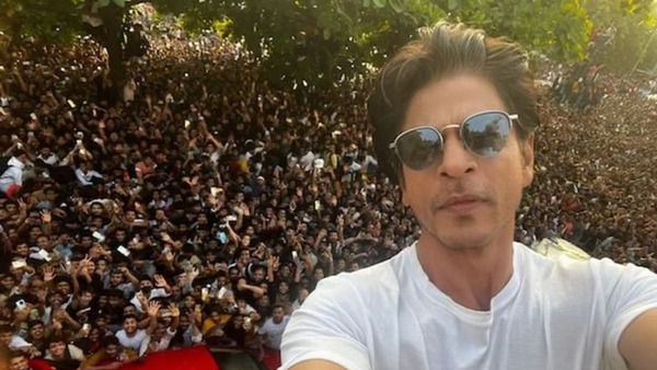 Eid VIRAL VIDEO SRK s Epic Fan Encounter