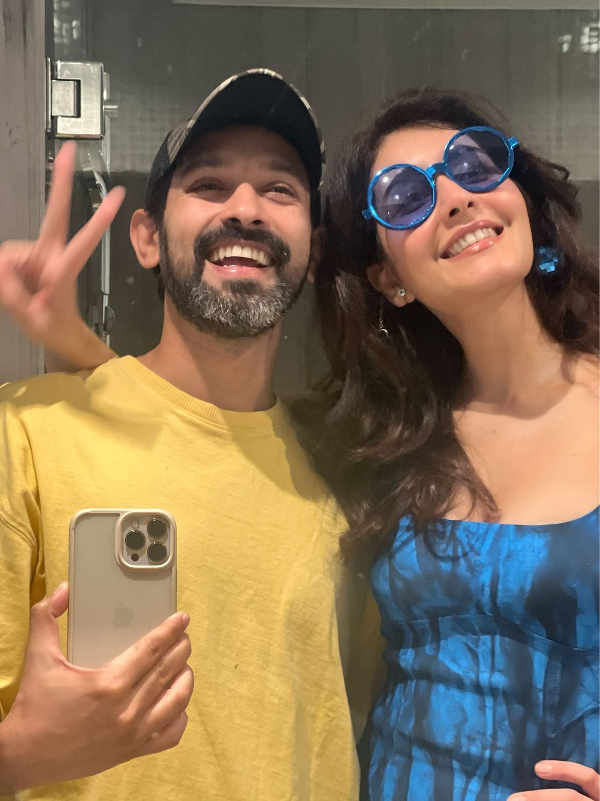 ENT LIVE Updates: Kriti Sanon Opens Up On Crew Sequel; Priyanka Chopras  Brother Siddharth Chopra Gets Engaged - Filmibeat