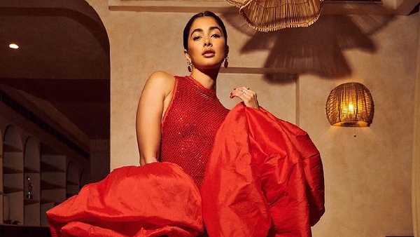 Pooja Looks Spectacular In Shimmering Halter Neckline Gown