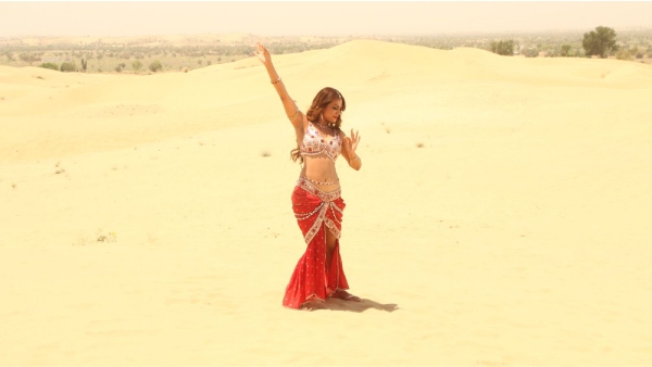 Nia Sharma In Suhaagan Chudail