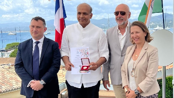 Gowariker Receives Medal Of St Tropez