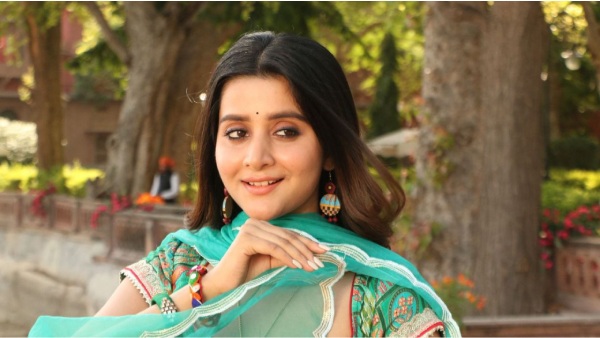 Debchandrima Singha Roy Reveals How She Learned Hindi