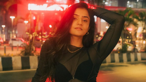 Ankita Dwivedi Visits College For Promotion Of Hamare Baarah Ankita Dwivedi Visits College For Promotion Of Hamare Baarah