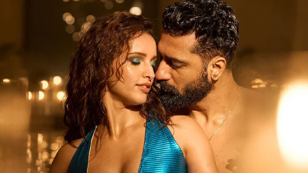 Bad Newz Jaanam Song Vicky Kaushal-Triptii Dimri Kiss