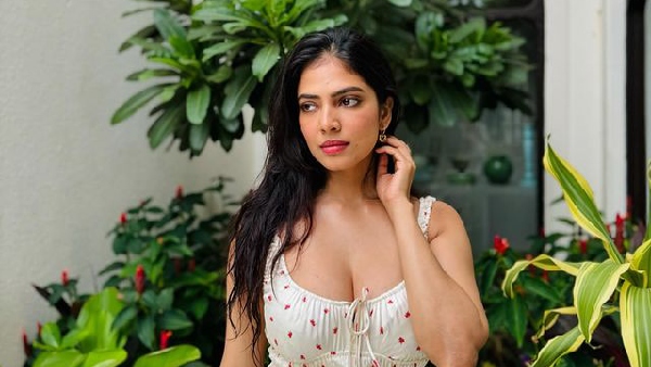 Malavika s Entry Is One To Give You Goosebumps Maaaaan Malavika s Entry Is One To Give You Goosebumps Maaaaan