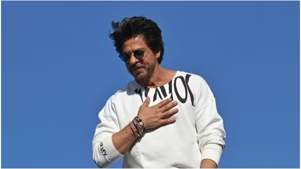 Shah Rukh Khan Honoured With Customised Gold Coins