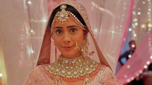 Yeh Teej Badi Hai Mast Mast Hiba Nawab