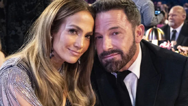 Jennifer Lopez Officially Files For Divorce From Ben Affleck