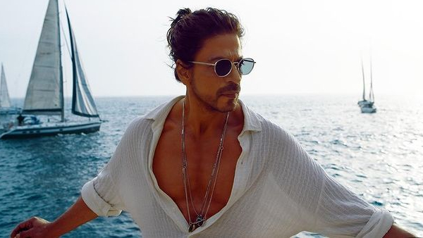 SRK Recalls Mom s Condition To Watch Film In Theatres