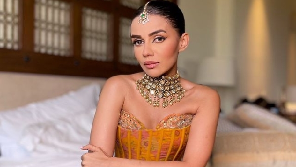 Komal Pandey s Fashion Exploration Of Indian Palaces Komal Pandey s Fashion Exploration Of Indian Palaces