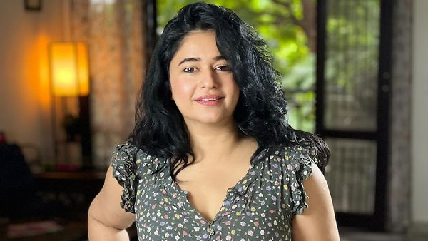 Bigg Boss Tamil 8 Who Is Poonam Bajwa Bigg Boss Tamil 8 Who Is Poonam Bajwa