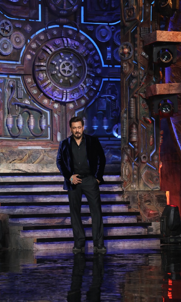 Salman Khan First Look From Bigg Boss 18 Sets Out