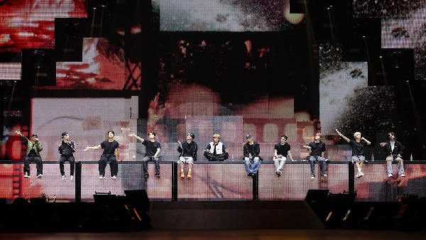 SEVENTEEN Kicks Off U S Tour In Chicago