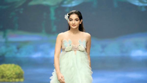 MTV Shubhi Joshi walks the ramp at Bombay Times Fashion Week 15 Fame Shubhi Joshi Sizzles On Ramp MTV Shubhi Joshi walks the ramp at Bombay Times Fashion Week 15 Fame Shubhi Joshi Sizzles On Ramp