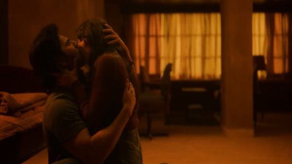 Samantha Varun Dhawan Kissing Scene