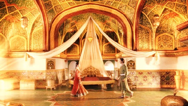 Grand Sets in Bollywood Bring Films to Life Grand Sets in Bollywood Bring Films to Life