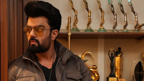 Maniesh Paul Wins Hearts with Humor