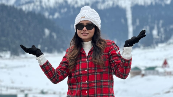 Manisha Rani Tours Around Kashmir