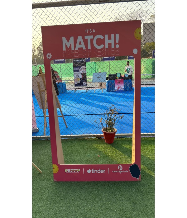 Tinder s Move On Campaign In India Encourages Singles