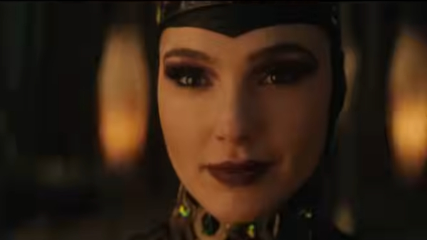 Disney s Snow White New Clip Teased Available In Theatres