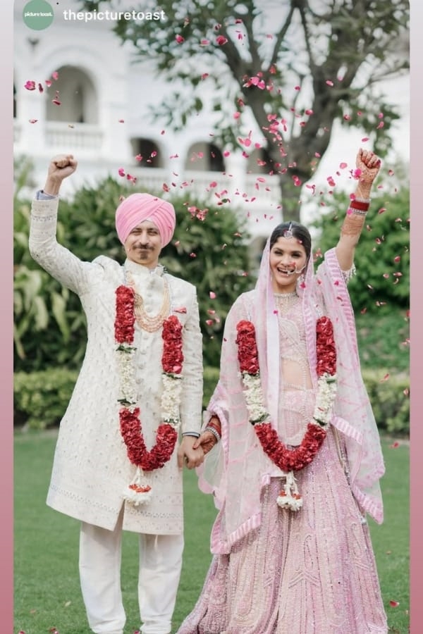 Amitabh Bachchan's Black Costar Ayesha Kapur, Who Played Young Rani Mukerji, Ties The Know