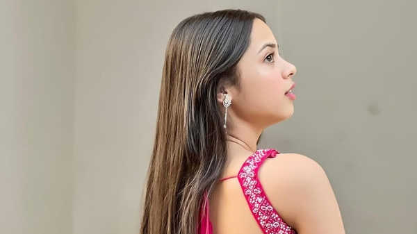 Meet School Girl Turned Actress Who Started Acting At 9 Meet School Girl Turned Actress Who Started Acting At 9