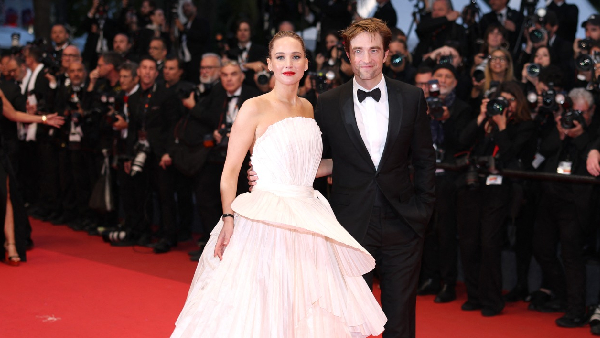 Cannes 2025 Jennifer Lawrence amp amp Robert Pattinson Viral Video
