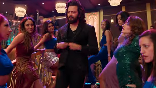 Sajid s Laal Pari From Housefull 5 Sets The Dance Floor