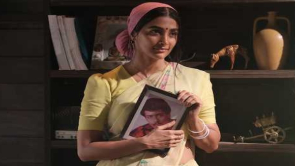 Retro Twitterati REACTS To Pooja Hegde s Flop Streak