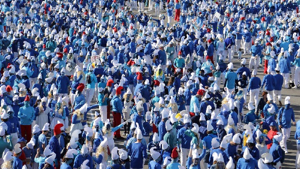 Landerneau Smurfs the World Record 3 076 Blue-Clad Fans