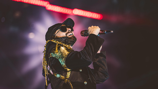 Saregama Live 10 000 People Came Together Saregama Live 10 000 People Came Together