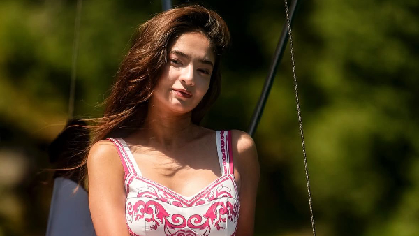 5 Times Anushka Sen Turned Heads In Gowns