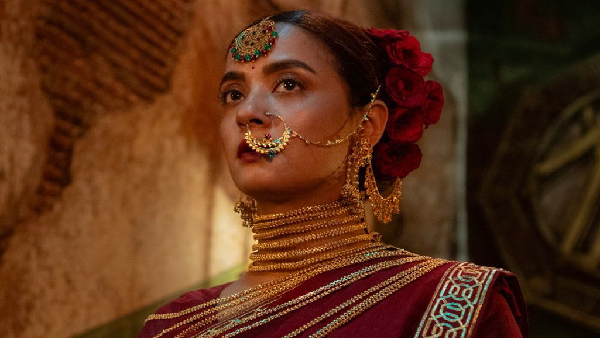 Surveen Chawla Earns Glowing Praise From Mandala Murders