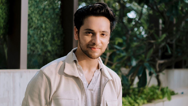 Shivam Khajuria Brings Prem s Charm to Star Parivaar Awards