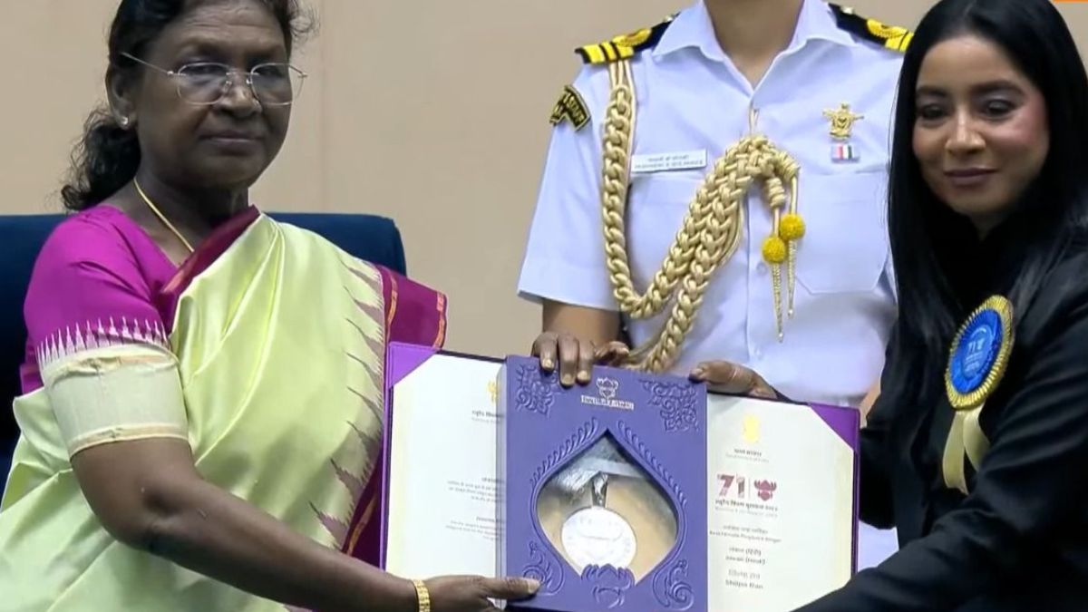 Shilpa Rao Arrives At Rashtrapati Bhavan To Receive Best Playback Singer for Chaleya Song