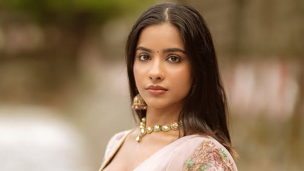 Bigg Boss Tamil 9 Who Is Aurora Sinclair